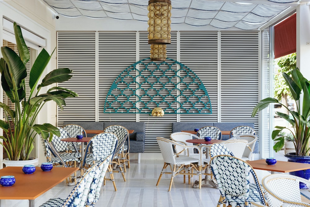 Hotel Plaza — Restaurant & bars in Sorrento, Campania