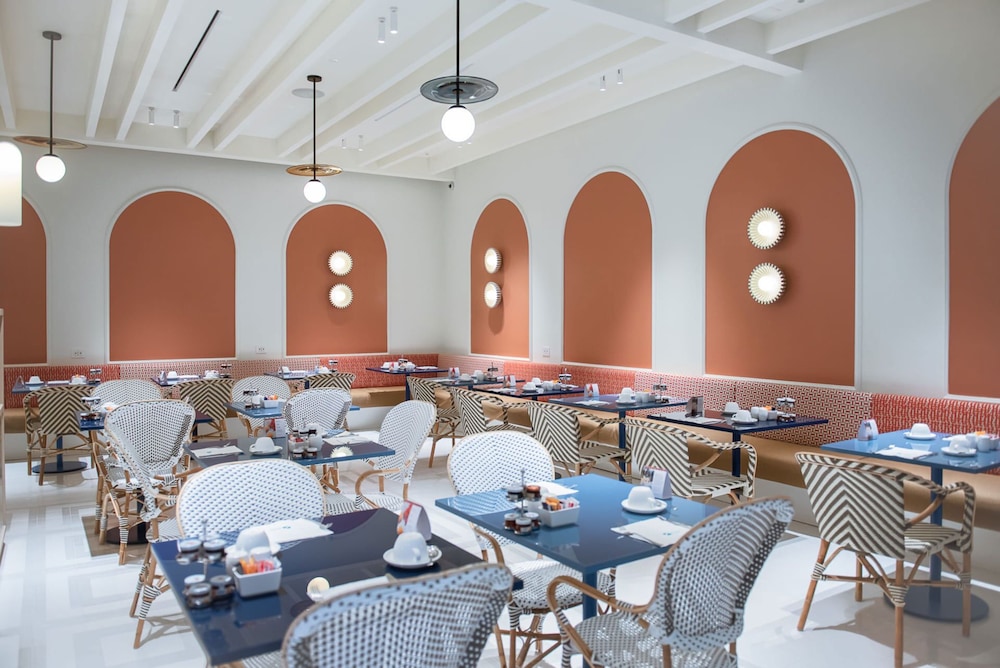 Hotel Plaza — Restaurant & bars in Sorrento, Campania