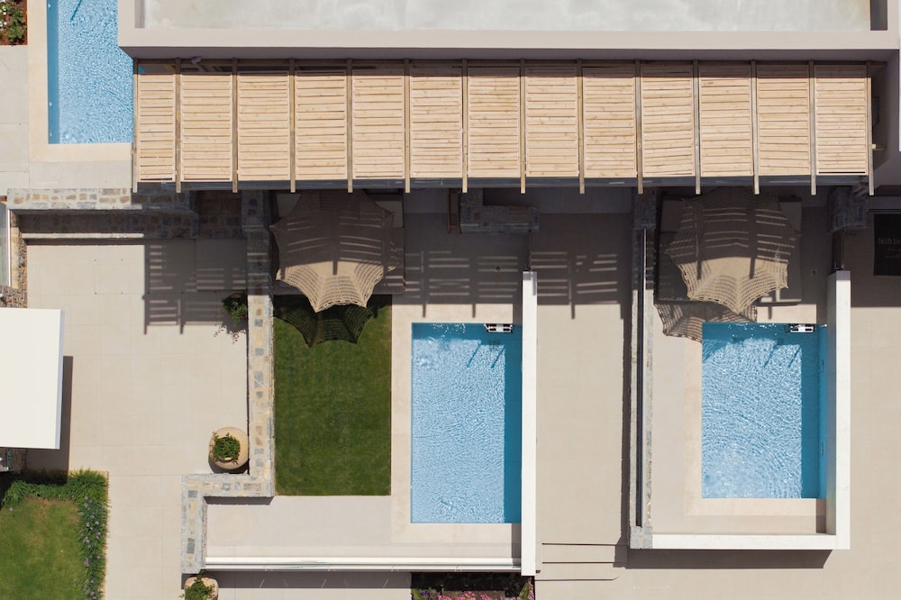 High Beach White — Swimming pool in Malia