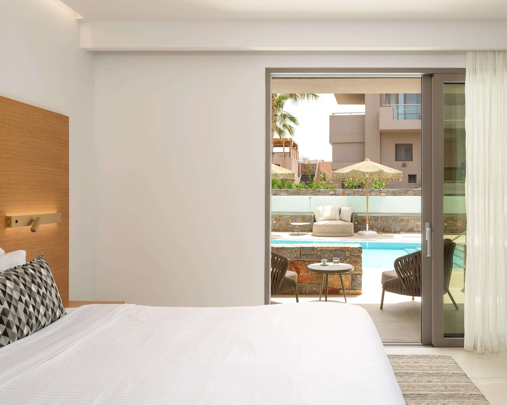 High Beach White — Hotel rooms in Malia