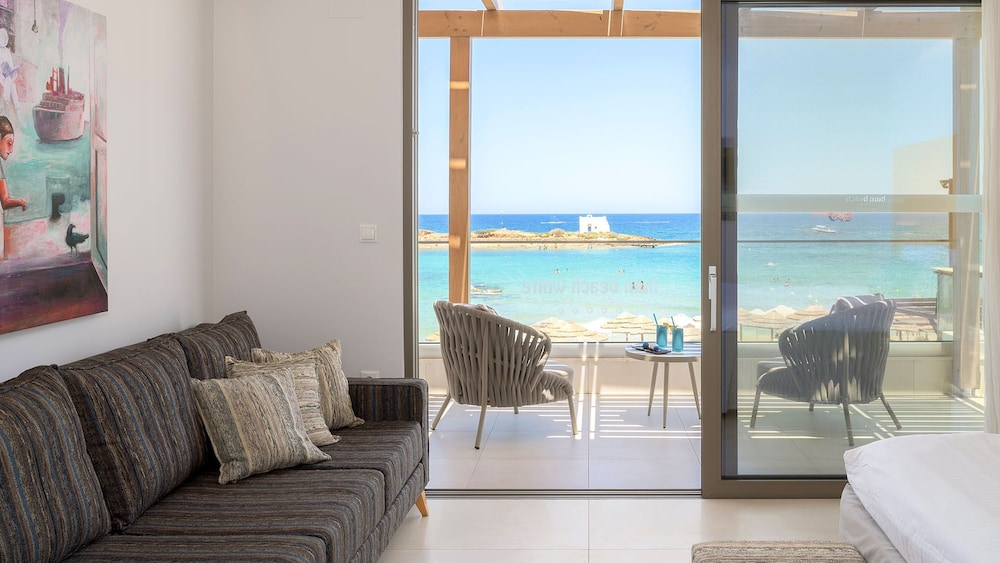 High Beach White — Hotel rooms in Malia