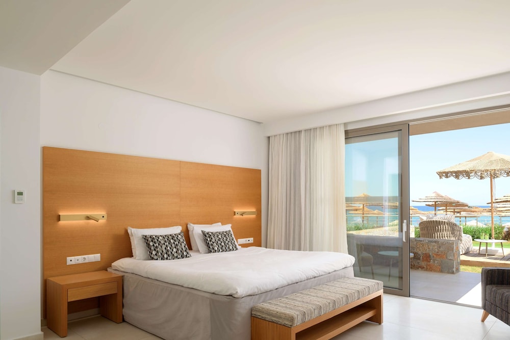 High Beach White — Hotel rooms in Malia