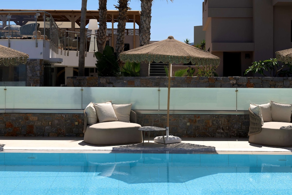 High Beach White — Swimming pool in Malia