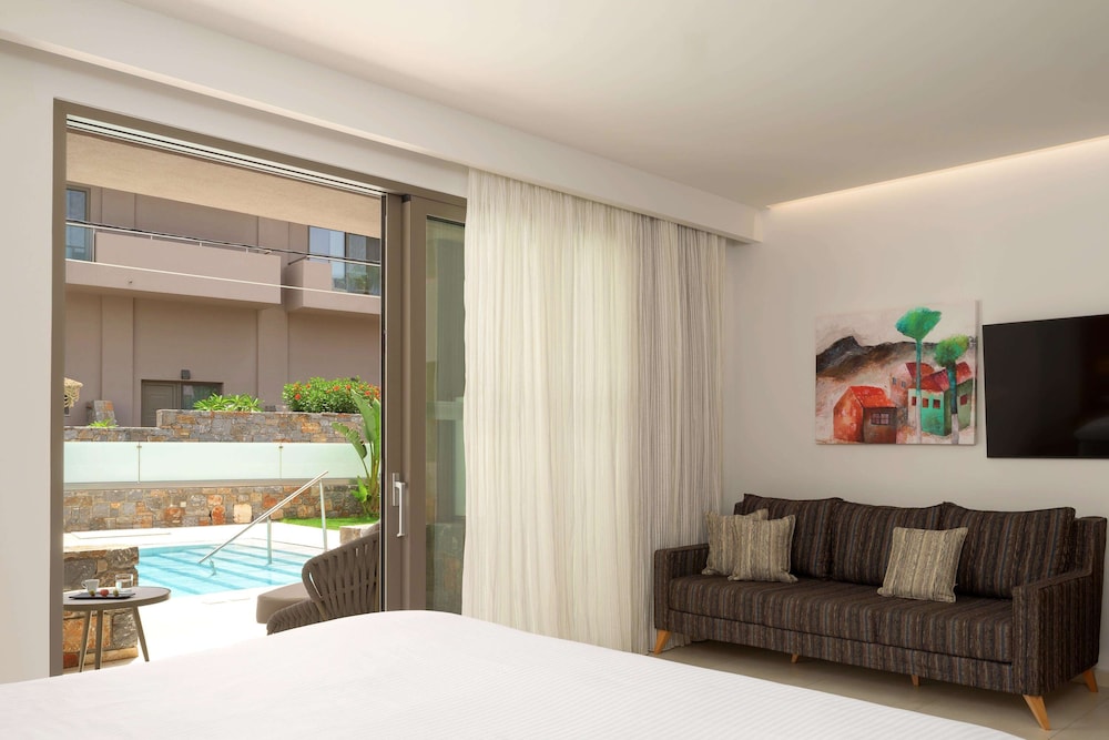 High Beach White — Hotel rooms in Malia