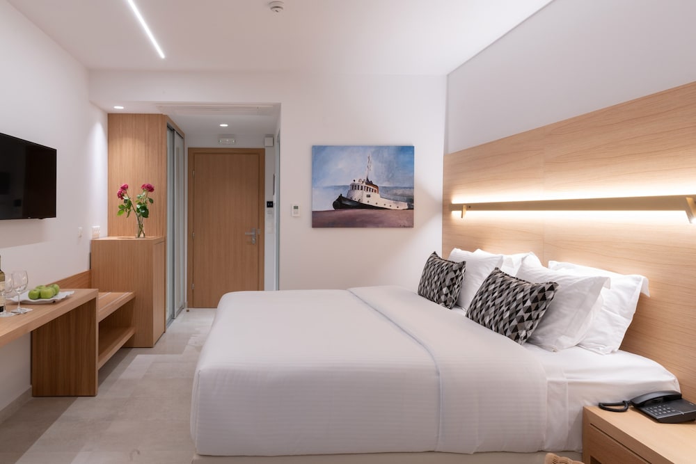 High Beach White — Hotel rooms in Malia