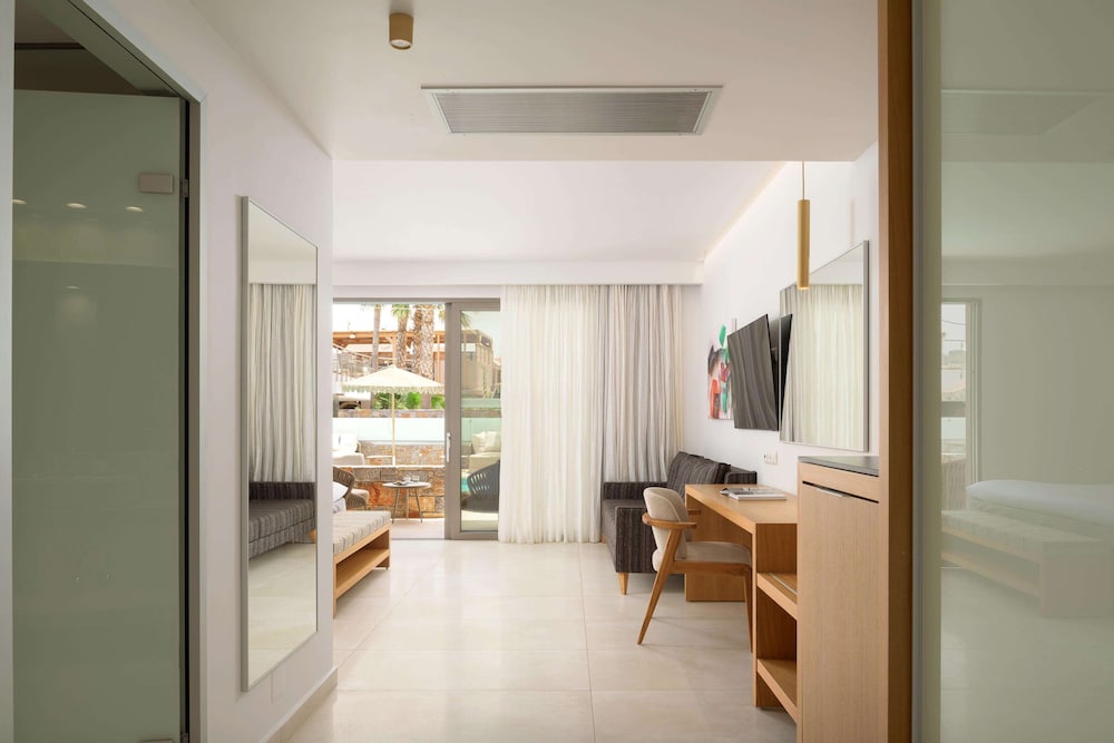 High Beach White — Hotel rooms in Malia