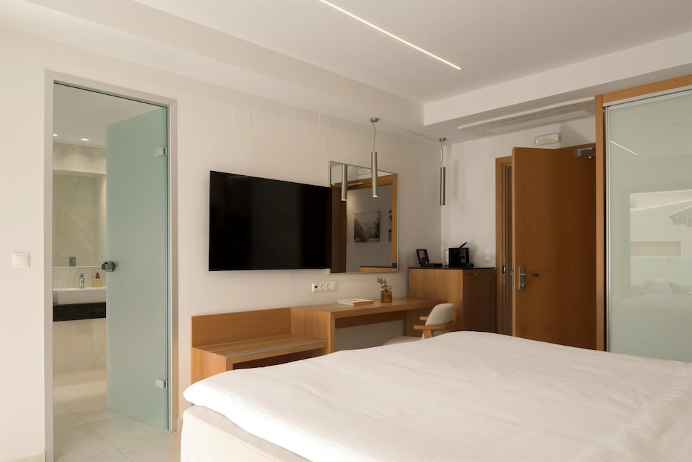 High Beach White — Hotel rooms in Malia