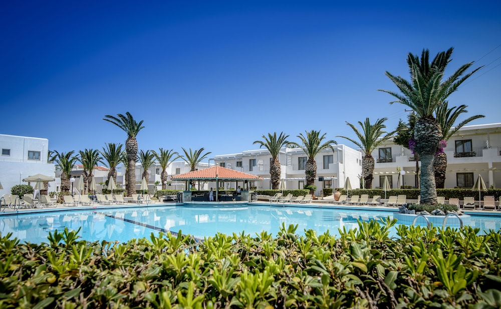 Sol Marina Beach Crete — Swimming pool in Gouves
