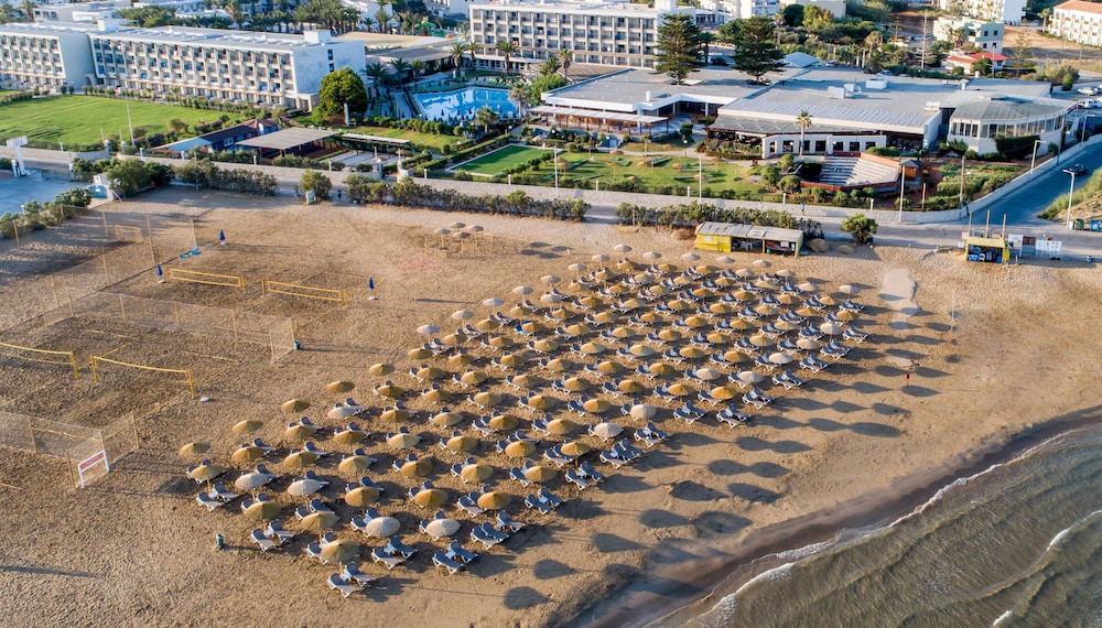 Sol Marina Beach Crete — Beach in Gouves