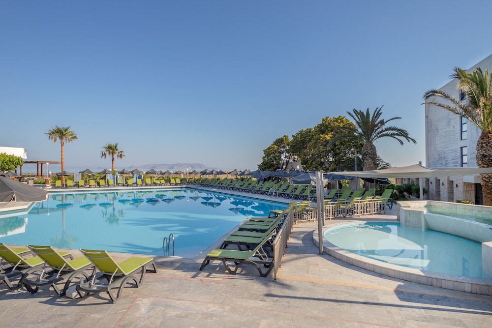 Sol Marina Beach Crete — Swimming pool in Gouves