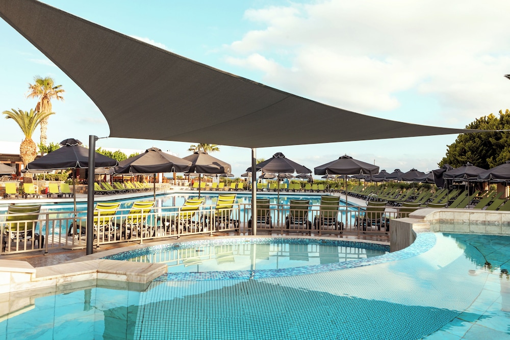 Sol Marina Beach Crete — Swimming pool in Gouves