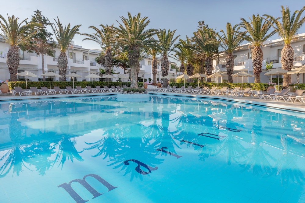 Sol Marina Beach Crete — Swimming pool in Gouves