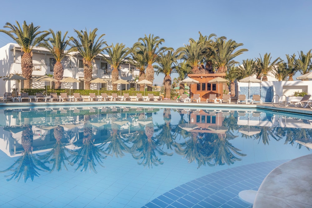 Sol Marina Beach Crete — Swimming pool in Gouves