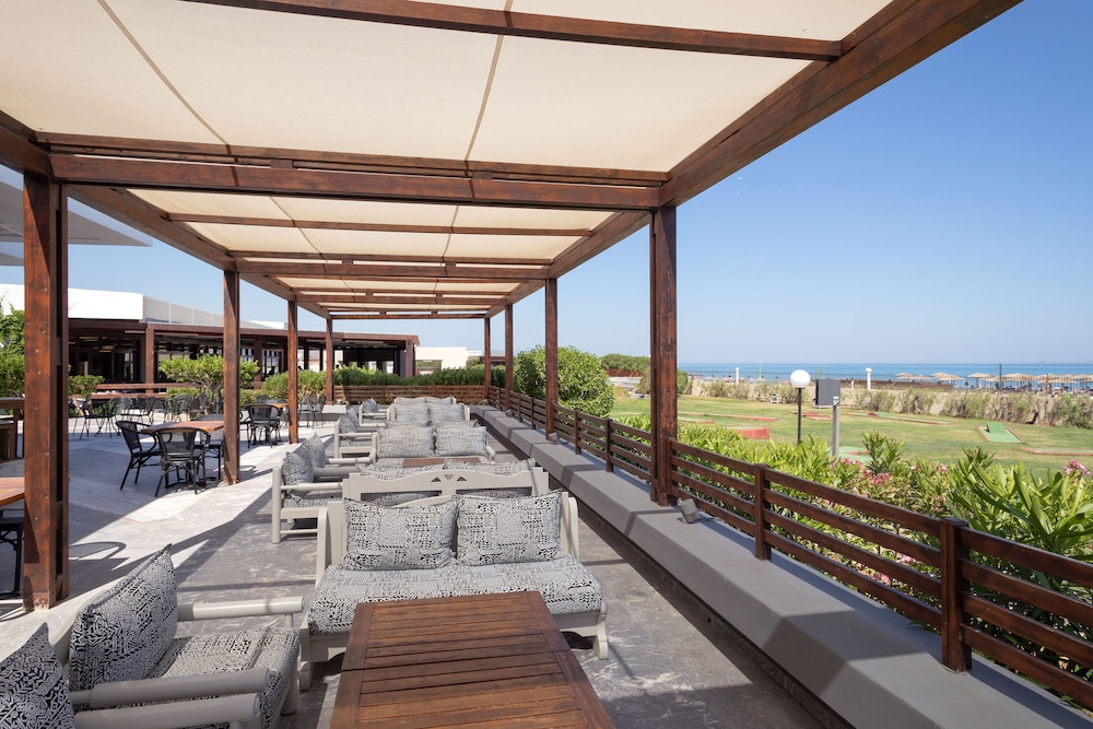 Sol Marina Beach Crete — Restaurant & bars in Gouves