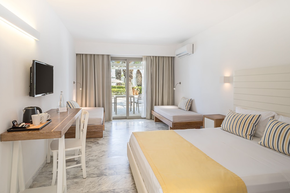 Sol Marina Beach Crete — Hotel rooms in Gouves