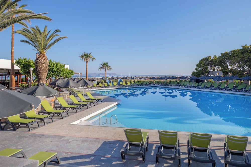 Sol Marina Beach Crete — Swimming pool in Gouves