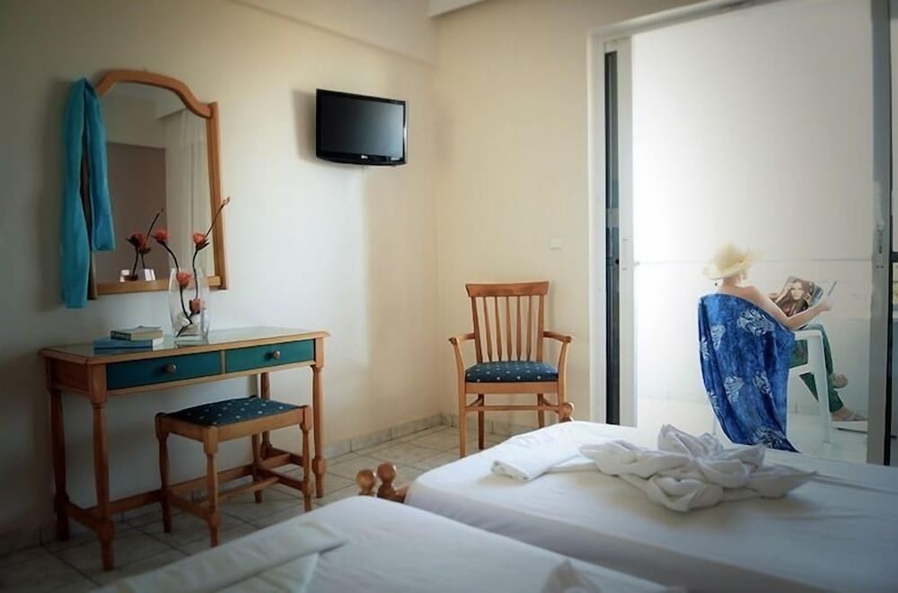 Marianna Hotel — Hotel rooms in Tigaki, South Aegean