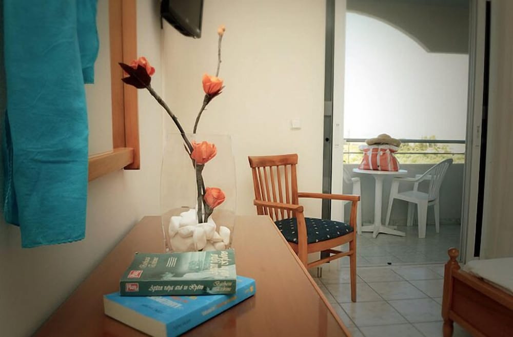 Marianna Hotel — Hotel rooms in Tigaki, South Aegean