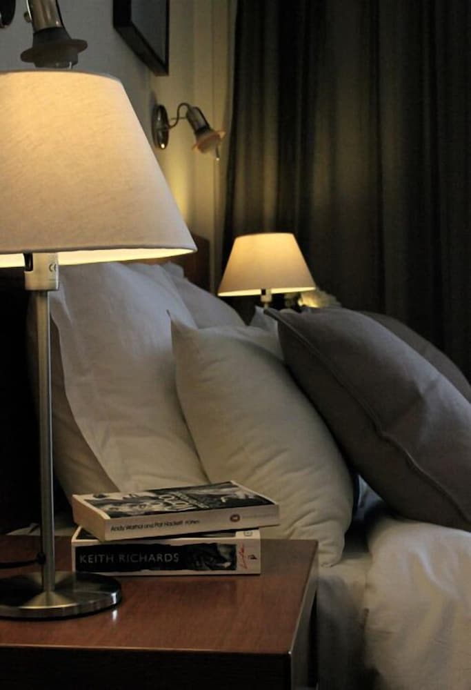 Achillion Hotel — Hotel rooms in Athens, Attica