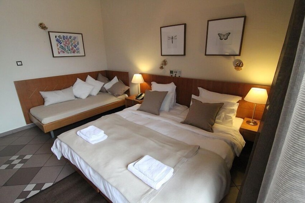 Achillion Hotel — Hotel rooms in Athens, Attica