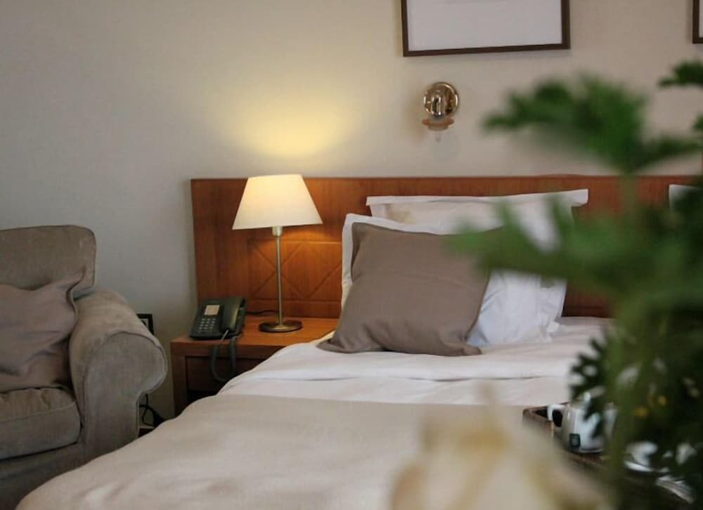 Achillion Hotel — Hotel rooms in Athens, Attica