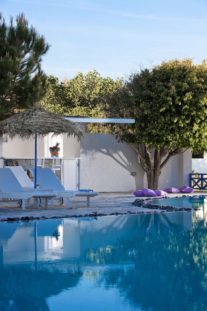 Acqua Vatos Santorini Hotel — Swimming pool in Kamari, South Aegean