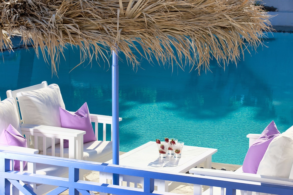 Acqua Vatos Santorini Hotel — Swimming pool in Kamari, South Aegean