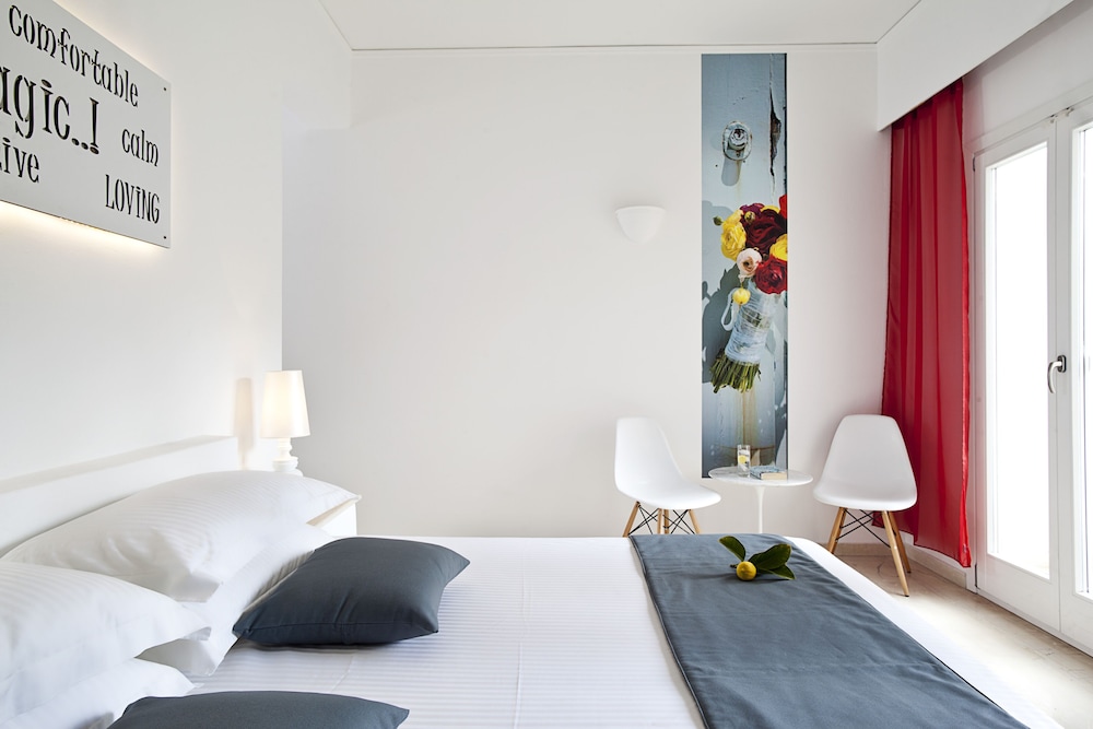 Acqua Vatos Santorini Hotel — Hotel rooms in Kamari, South Aegean