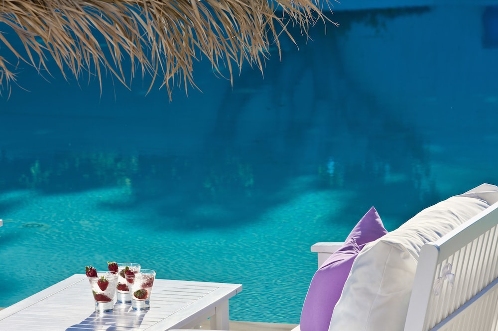 Acqua Vatos Santorini Hotel — Swimming pool in Kamari, South Aegean
