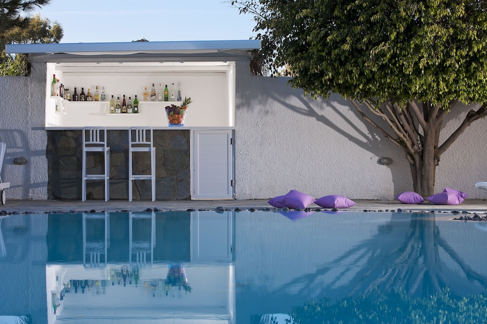 Acqua Vatos Santorini Hotel — Swimming pool in Kamari, South Aegean