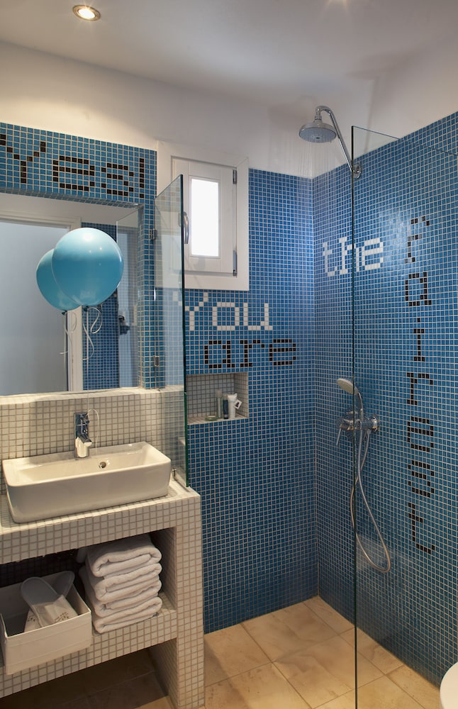 Acqua Vatos Santorini Hotel — Hotel rooms in Kamari, South Aegean