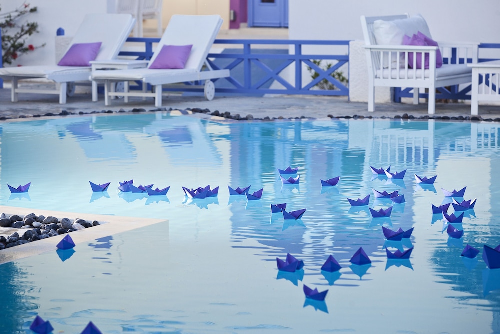 Acqua Vatos Santorini Hotel — Swimming pool in Kamari, South Aegean