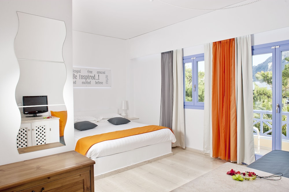 Acqua Vatos Santorini Hotel — Hotel rooms in Kamari, South Aegean