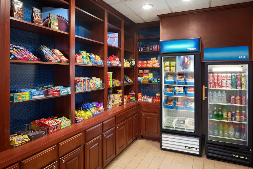 Hampton Inn & Suites Detroit/Sterling Heights — Restaurant & bars in Sterling Heights, Michigan