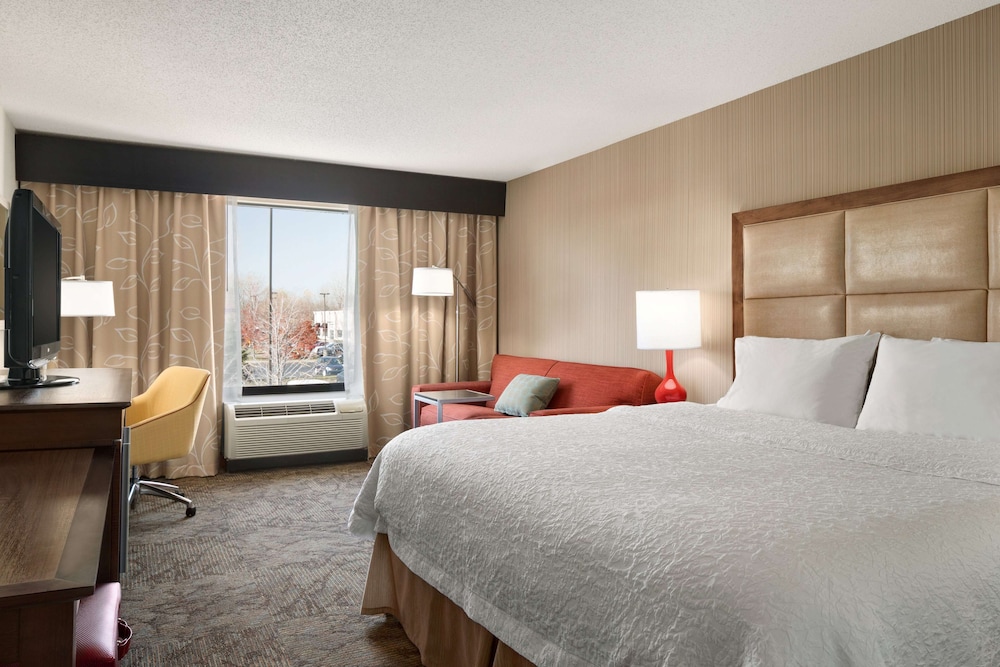 Hampton Inn & Suites Detroit/Sterling Heights — Hotel rooms in Sterling Heights, Michigan
