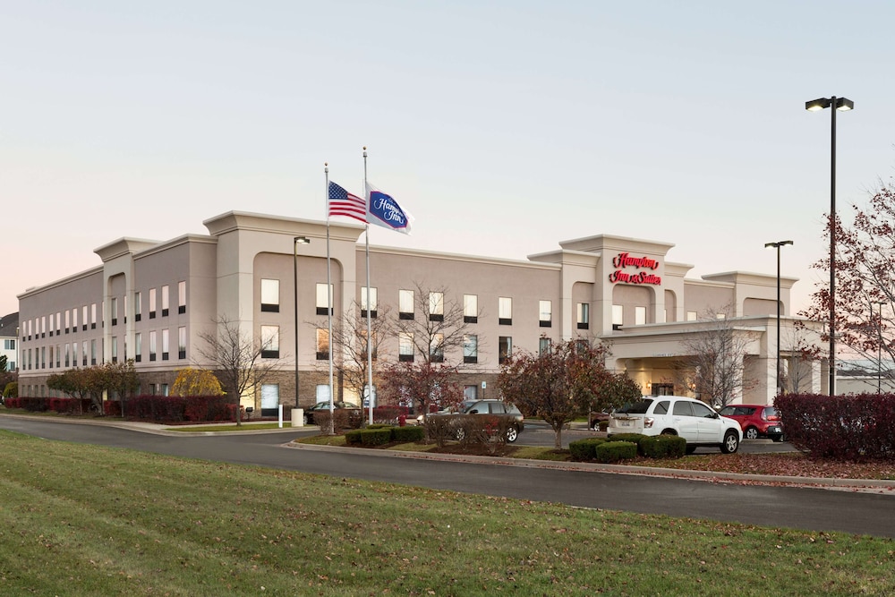 Hampton Inn & Suites Detroit/Sterling Heights — Hotel building in Sterling Heights, Michigan
