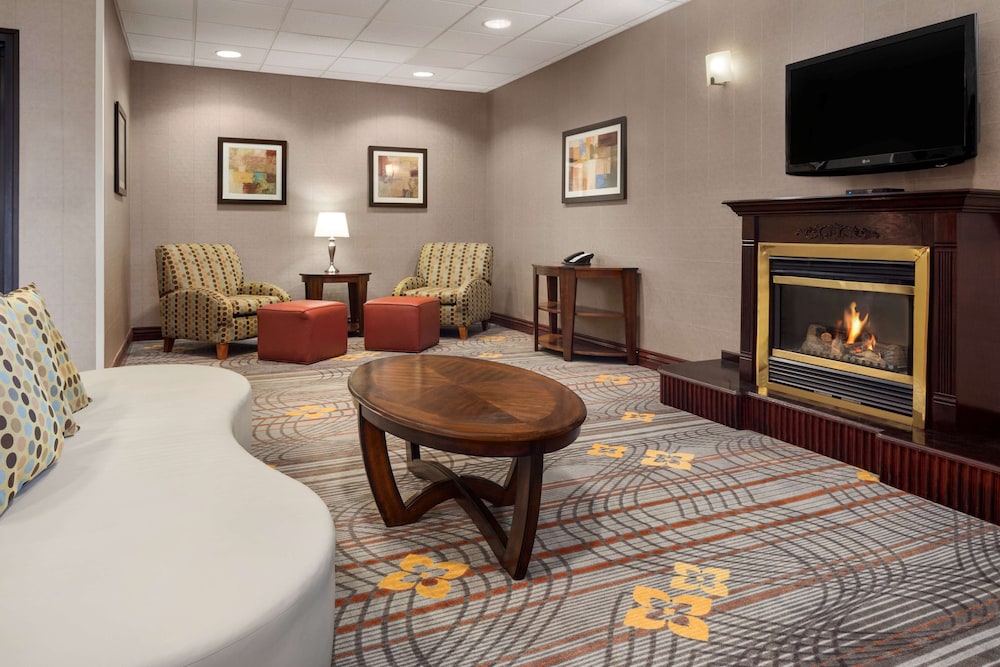 Hampton Inn & Suites Detroit/Sterling Heights — Hotel rooms in Sterling Heights, Michigan