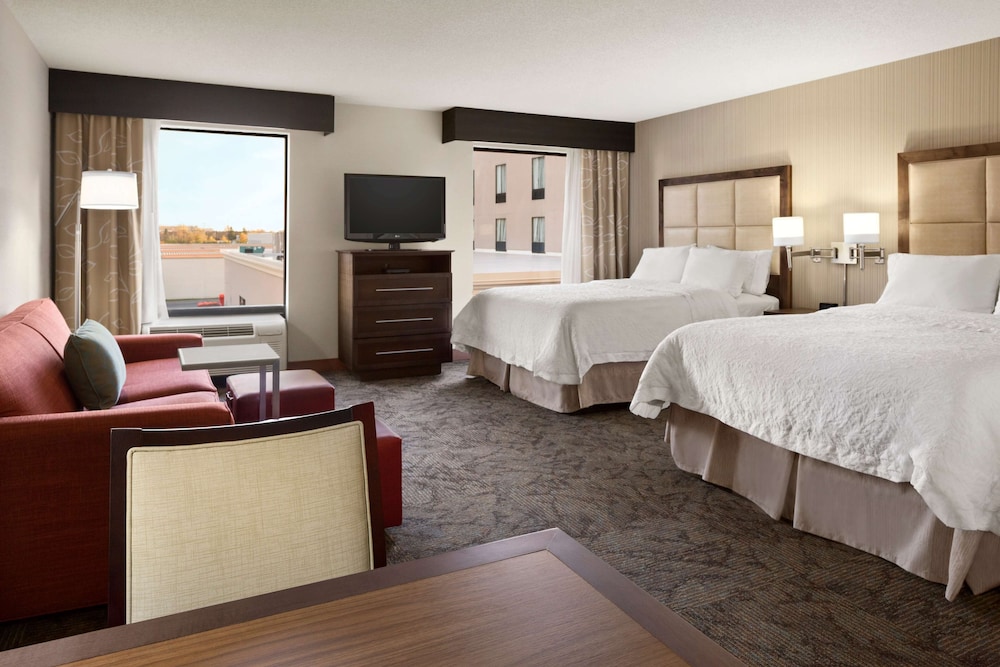 Hampton Inn & Suites Detroit/Sterling Heights — Hotel rooms in Sterling Heights, Michigan