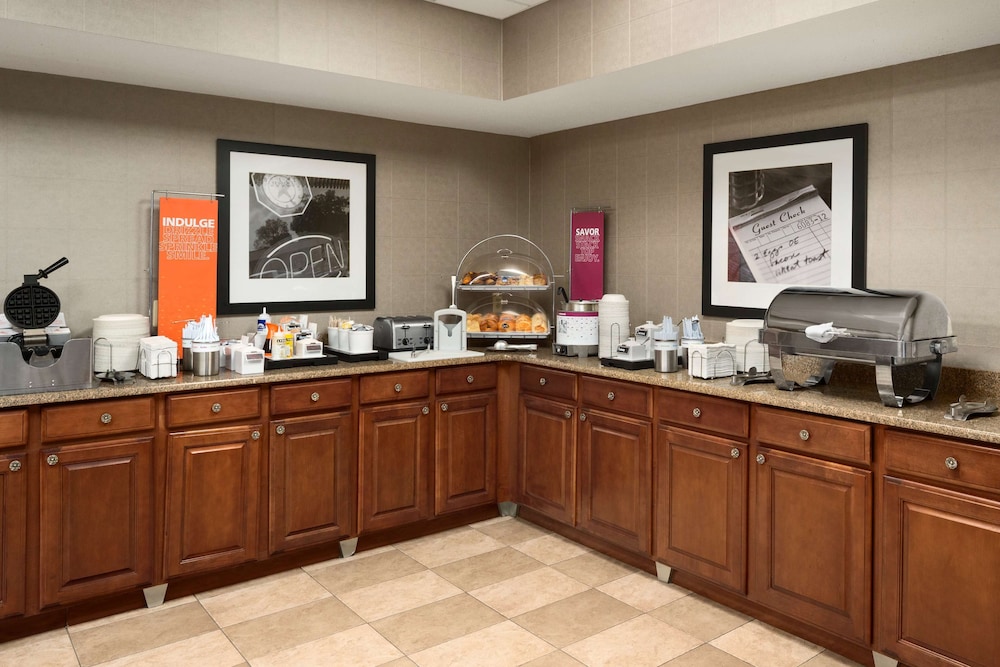 Hampton Inn & Suites Detroit/Sterling Heights — Hotel rooms in Sterling Heights, Michigan