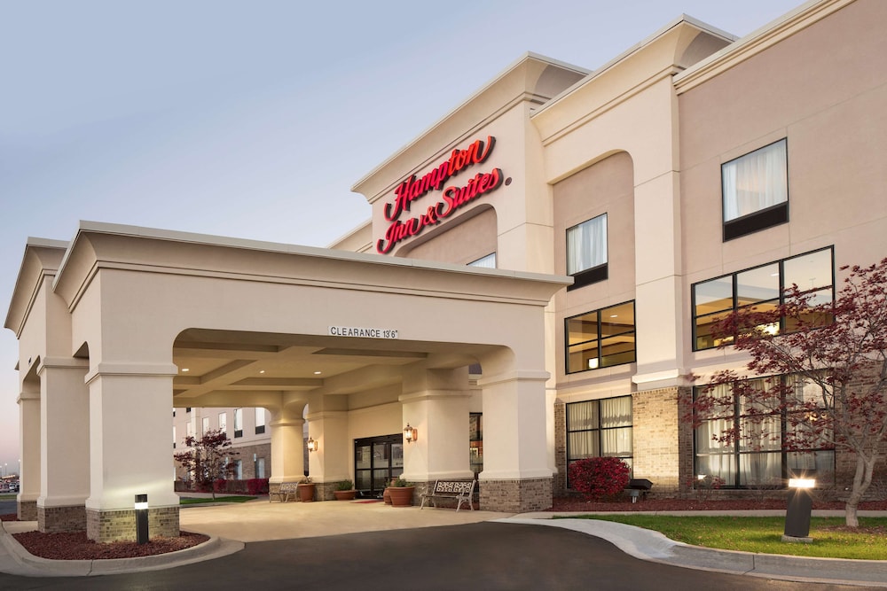 Hampton Inn & Suites Detroit/Sterling Heights — Main photo in Sterling Heights, Michigan