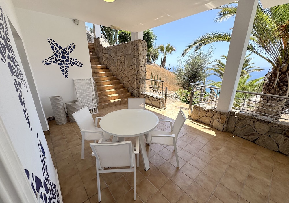 Holiday Club Jardin Amadores — Hotel building in Puerto Rico, Canary Islands