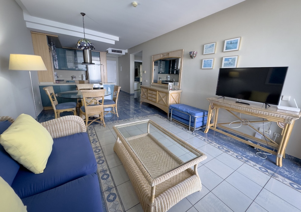 Holiday Club Jardin Amadores — Hotel rooms in Puerto Rico, Canary Islands