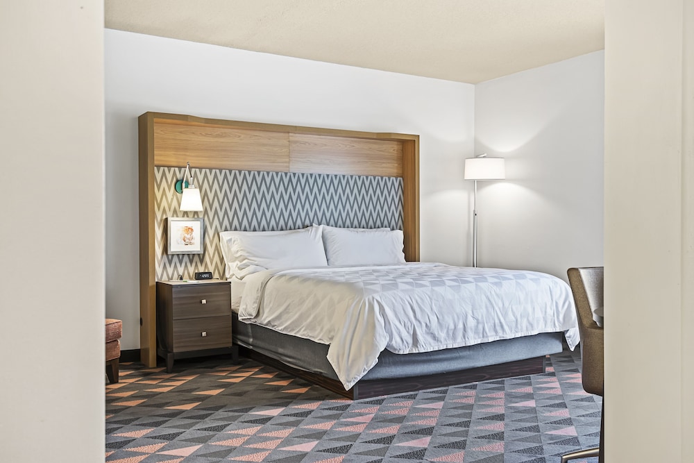 Holiday Inn St. Petersburg West by IHG — Hotel rooms in Gulfport, Florida