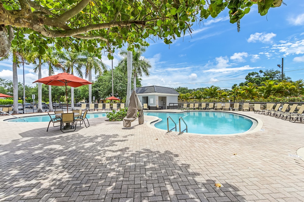 Holiday Inn St. Petersburg West by IHG — Swimming pool in Gulfport, Florida