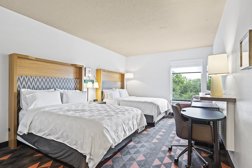 Holiday Inn St. Petersburg West by IHG — Hotel rooms in Gulfport, Florida