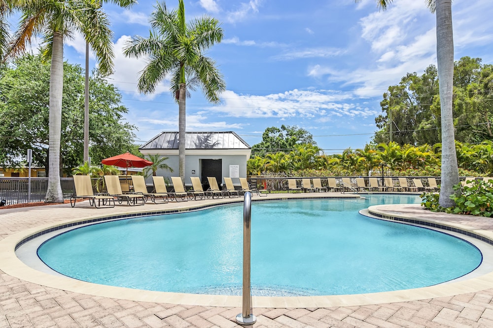 Holiday Inn St. Petersburg West by IHG — Main photo in Gulfport, Florida