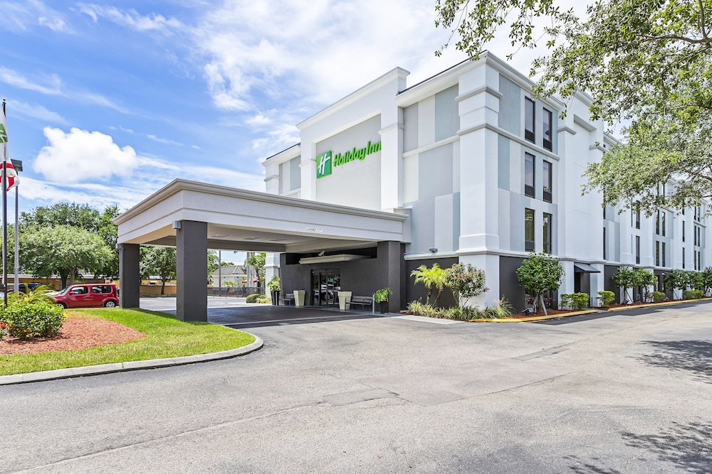 Holiday Inn St. Petersburg West by IHG — Hotel building in Gulfport, Florida