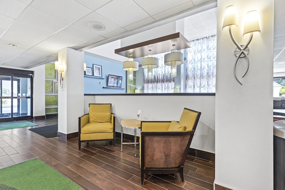 Holiday Inn St. Petersburg West by IHG — Restaurant & bars in Gulfport, Florida