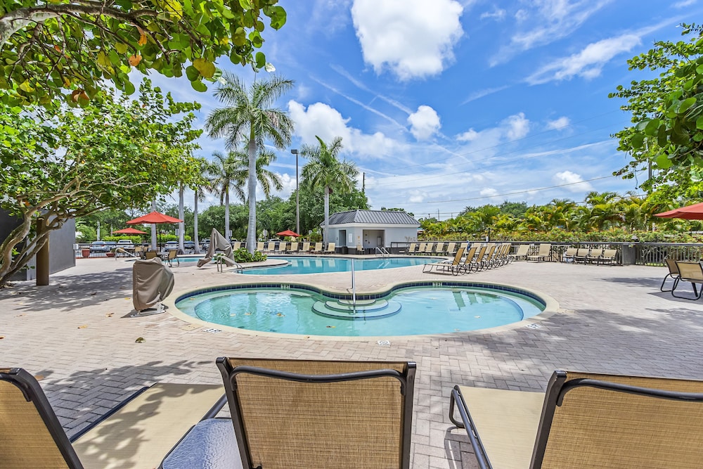 Holiday Inn St. Petersburg West by IHG — Swimming pool in Gulfport, Florida