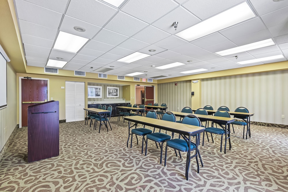 Holiday Inn St. Petersburg West by IHG — Restaurant & bars in Gulfport, Florida